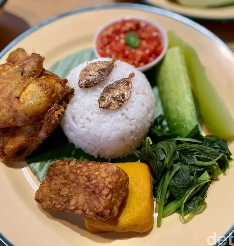 Nasi Tempong: Kuliner Pedas Khas Banyuwangi yang Bikin Nagih
