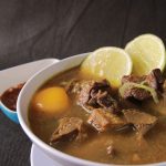 Lupis: Perpaduan Ketan, Kelapa, dan Gula Merah yang Menggoda
